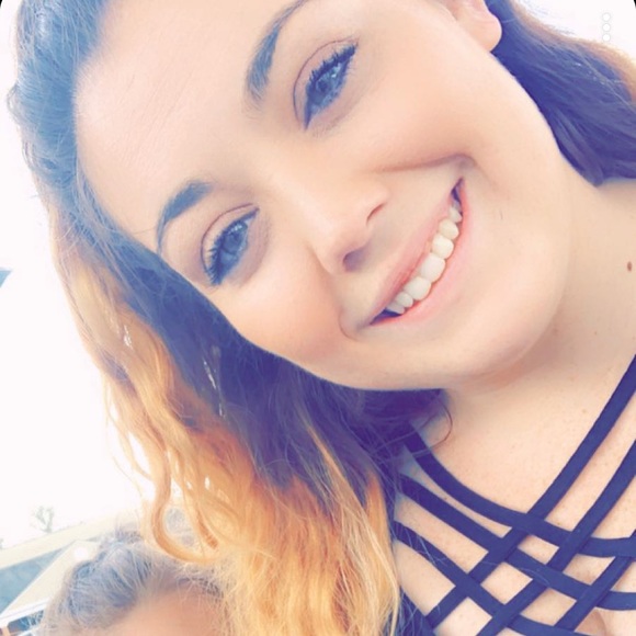 Meet your Posher, Brittany - Picture 1 of 1